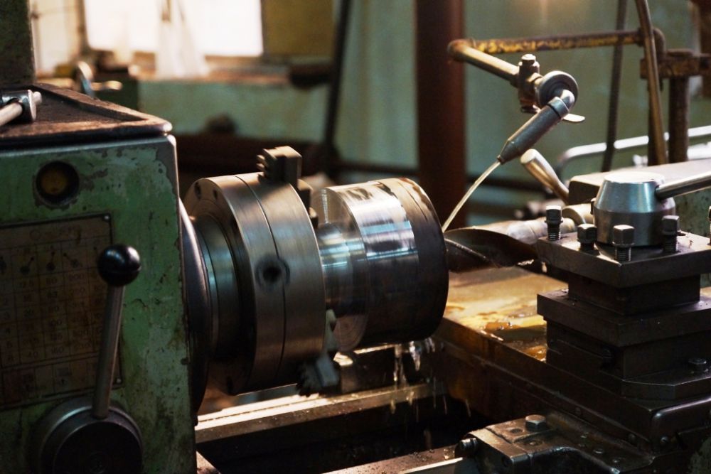 Услуги мехобработки. Более 40 единиц металлообрабатывающего оборудования, свыше 250 лет суммарного опыта специалистов.